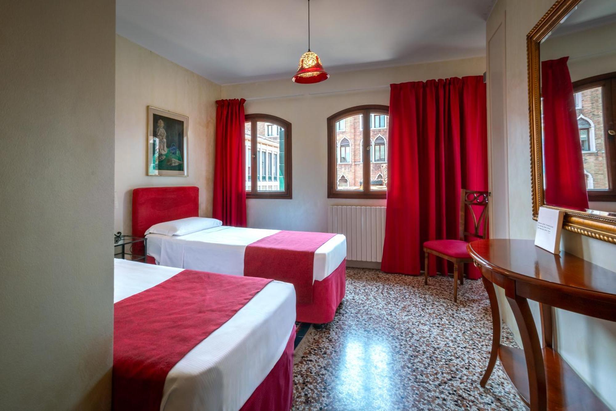 Hotel Palazzo San Luca Venecia Habitación foto